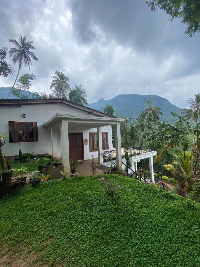 Pearl's * Matale